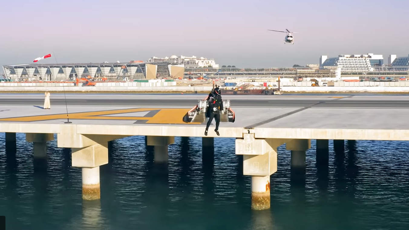 צפו: ''איירון מן'' אמיתי ממריא לגובה 2 קילומטר בחצי דקה | גיקטיים