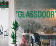 1,300 עובדים פוטרו מ-Glassdoor בגלל ה-AI, ואתם יודעים איפה הם יחפשו משרות
