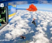 תיעוד מפחיד: המצנח נתפס בכנף המטוס, ועכשיו צריך לעשות עדכון תוכנה