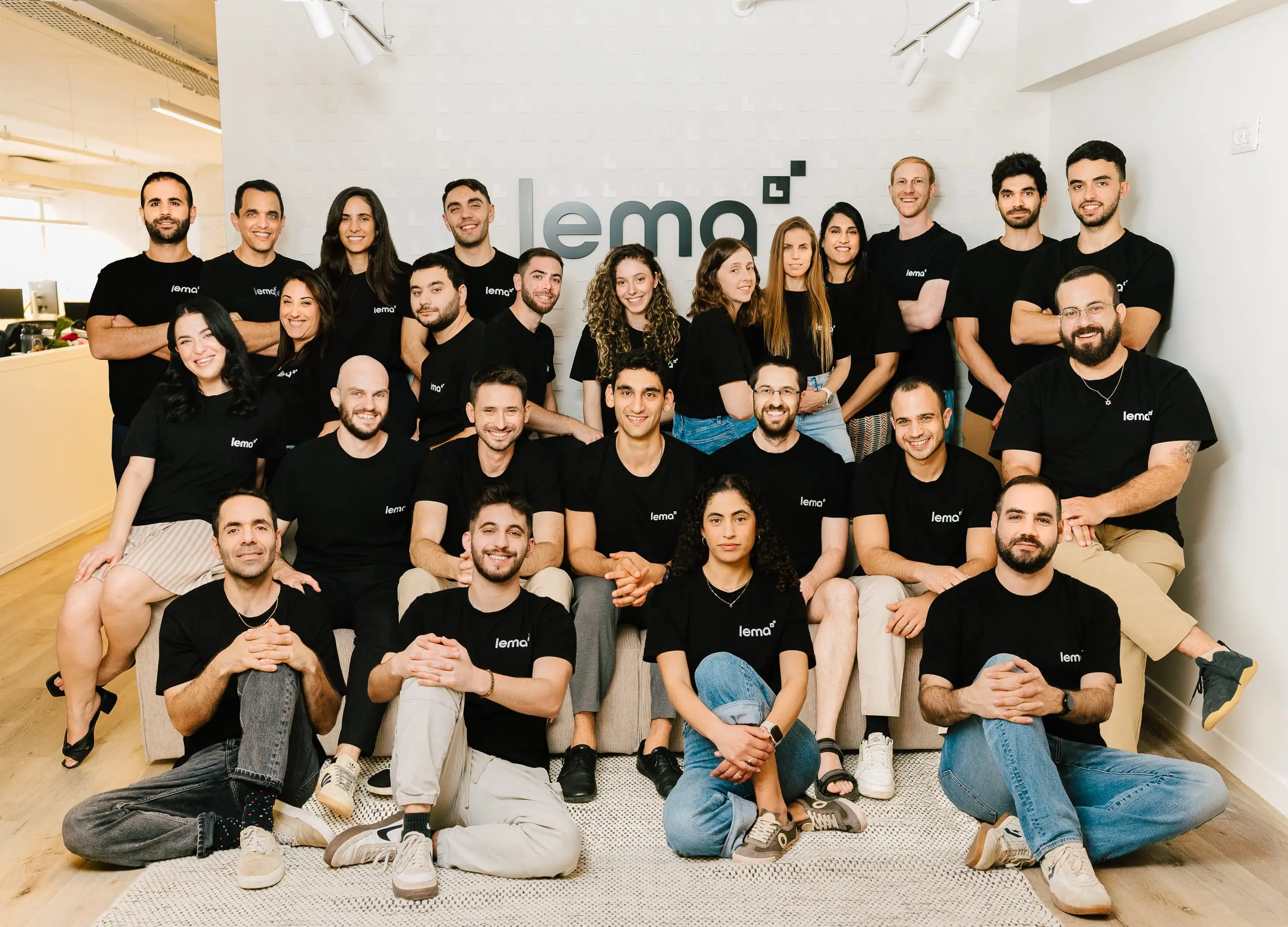 סיילספורס ו-Team8 משקיעות בסטארטאפ ישראלי שעושה ביממה אחת עבודה של שנים