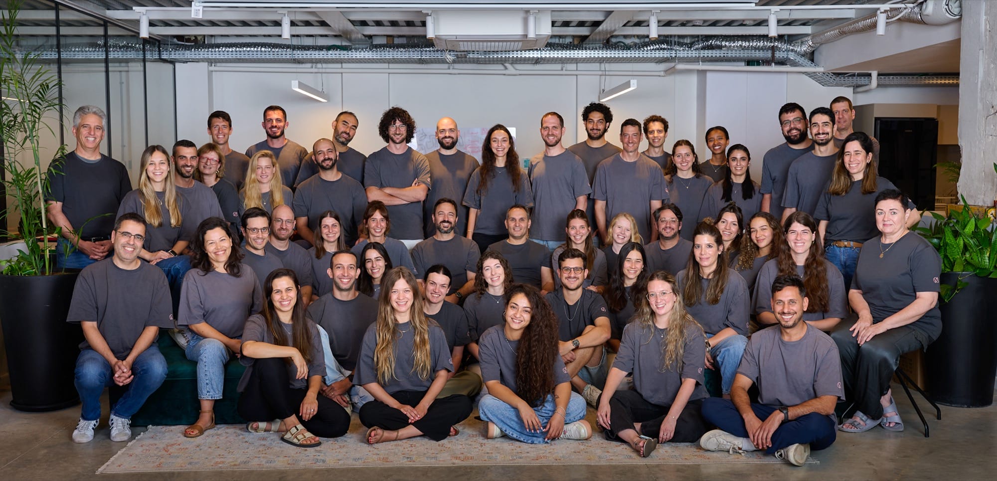 אחרי שנים מתחת לרדאר: הישראלי שמאחורי זיהוי הפנים של אפל חושף AI שקורא לכם את המוח